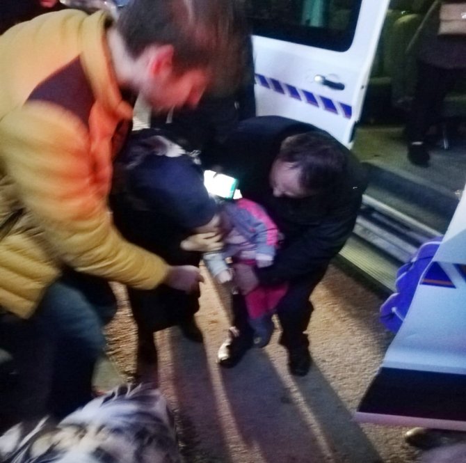 Boğazına Cisim Kaçan Bebek Boğulma Tehlikesi Geçirdi