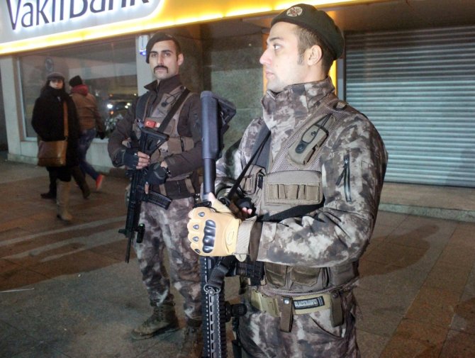 Polis Taksim Meydanı’nda Kuş Uçurtmadı