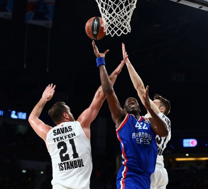 Euroleague’deki Türk Derbisi Anadolu Efes’in