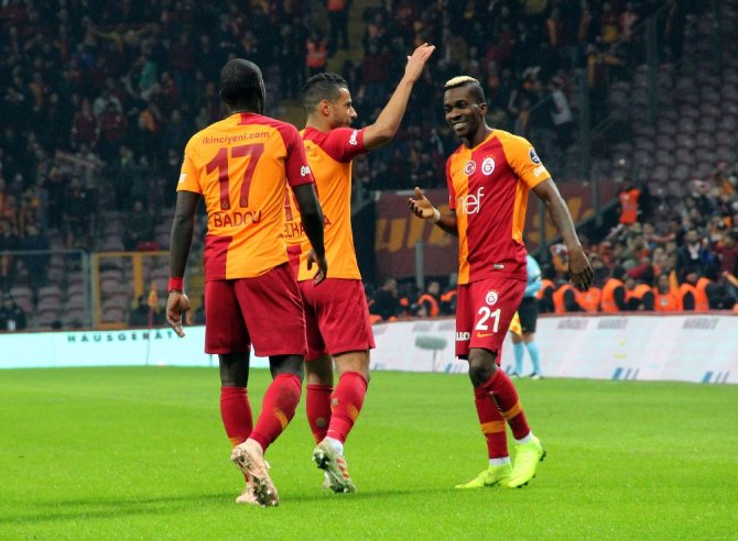 Forvetsiz Aslan’dan Gol Yağmuru