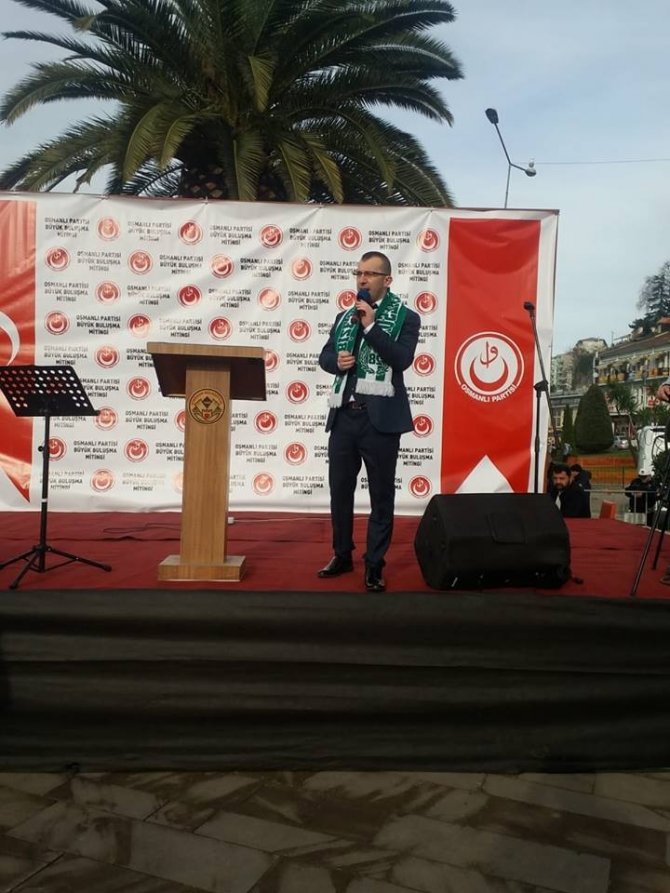 Osmanlı Partisi Genel Başkanı İbrahim Ünye, Giresun’da Boş Meydana Konuştu
