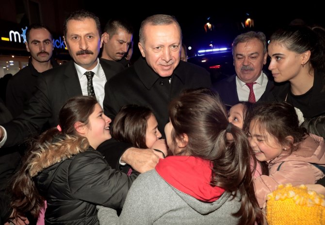 Erdoğan Vatandaşlarla Çay İçip Simit Yedi