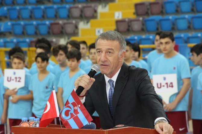 Ahmet Ağaoğlu: “Kulübü, Sporu Yönetenler Ahlaklı Olacaklar Ki O Ahlakı Gençlerimize Kadar Taşıyabilelim”