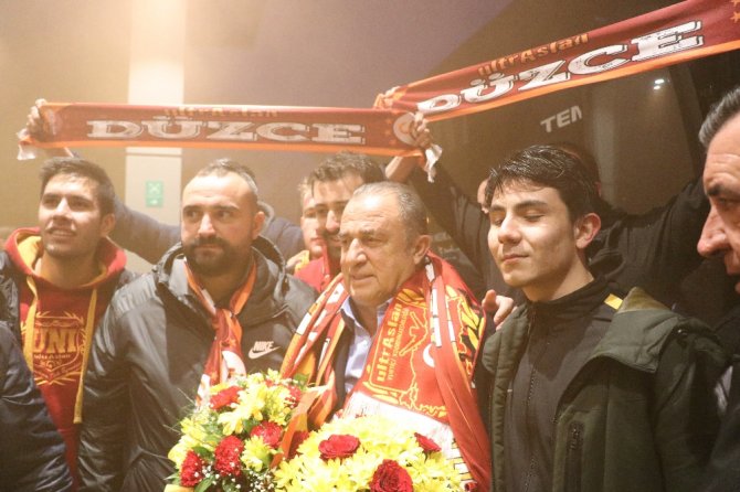 Galatasaray’a Bolu’da Coşkulu Karşılama