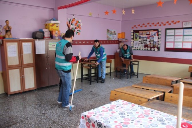Okulların Yarıyıl Tatilinde Tadilatı Ve Temizliği Hükümlüler Tarafından Yapılıyor