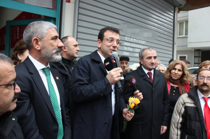 Ekrem İmamoğlu Tuzla’da Semt Pazarını Gezdi