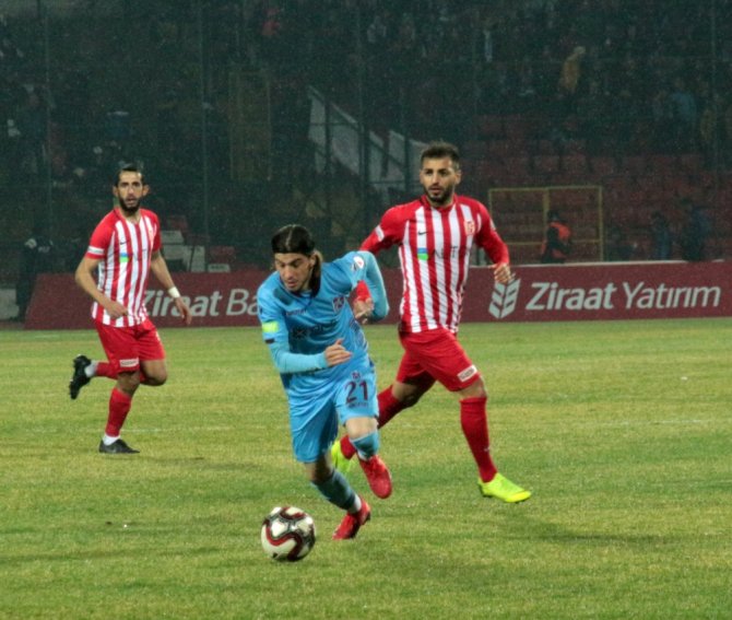 İlk Yarıda Karşılıklı Goller