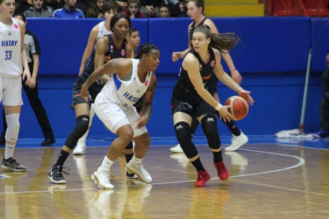 Hatay Bb: 74 - Caroline Basket: 66