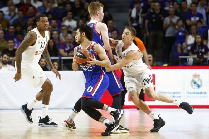 Anadolu Efes İspanya’da Mağlup