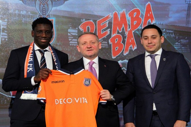 Medipol Başakşehir Demba Ba’yı Renklerine Bağladı