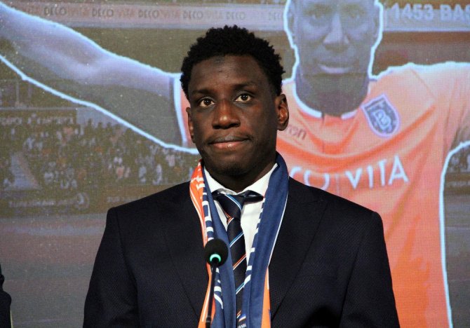 Medipol Başakşehir Demba Ba’yı Renklerine Bağladı