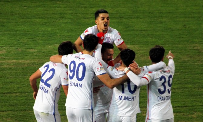 Lider Evinde Kaybetti