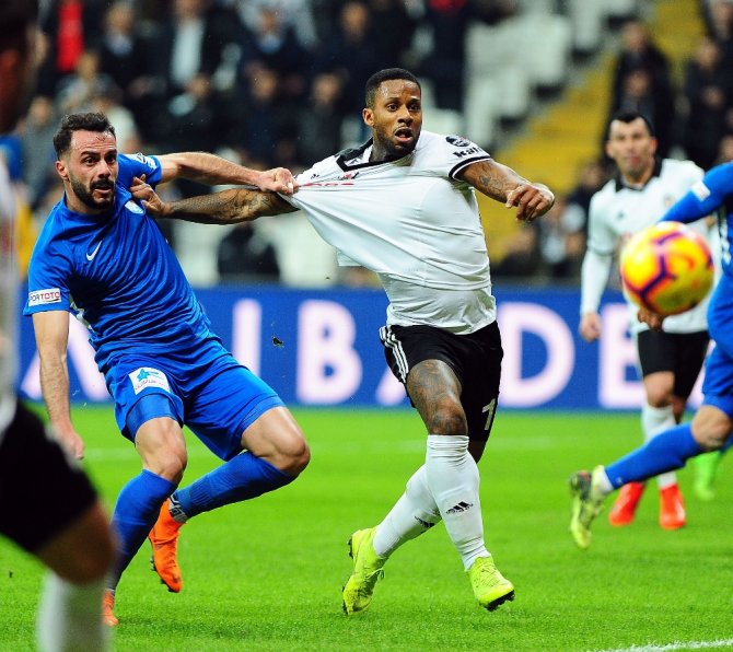 İlk Yarıda Gol Yok