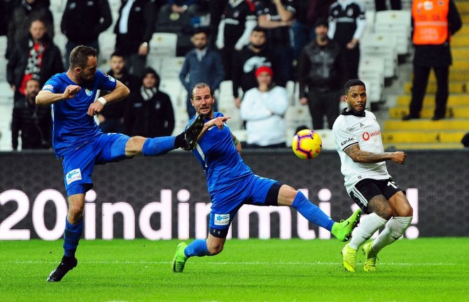 İlk Yarıda Gol Yok