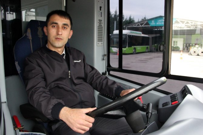 Bayılan Çocuk İçin Halk Otobüsünü Hastaneye Sürdü