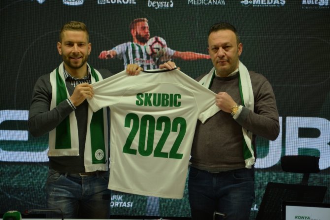 Atiker Konyaspor’da Çifte İmza