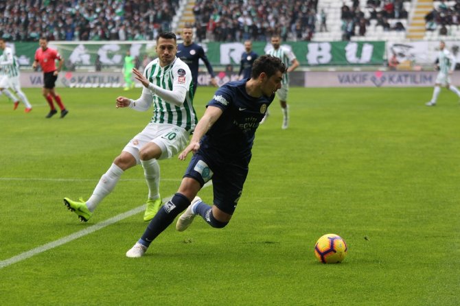 Konyaspor Evinde 2 Golle Kazandı