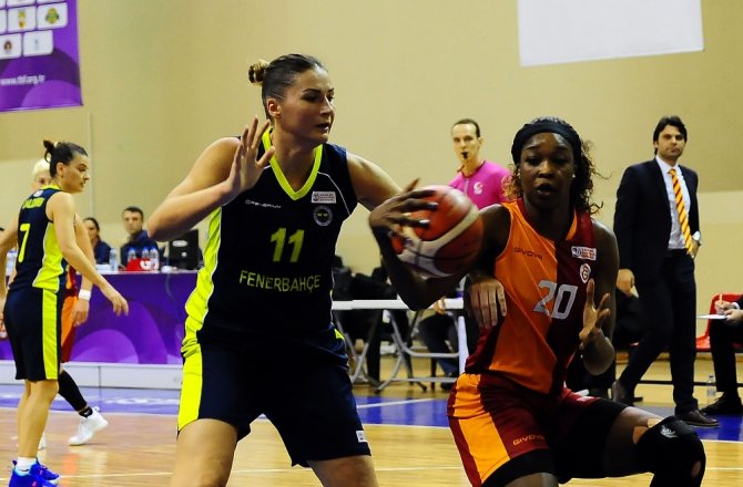 Fener Galatasaray’ı Deplasmanda Devirdi
