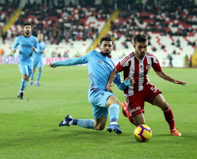 İlk Yarıda Gol Yok