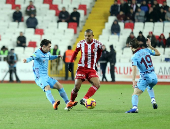 İlk Yarıda Gol Yok
