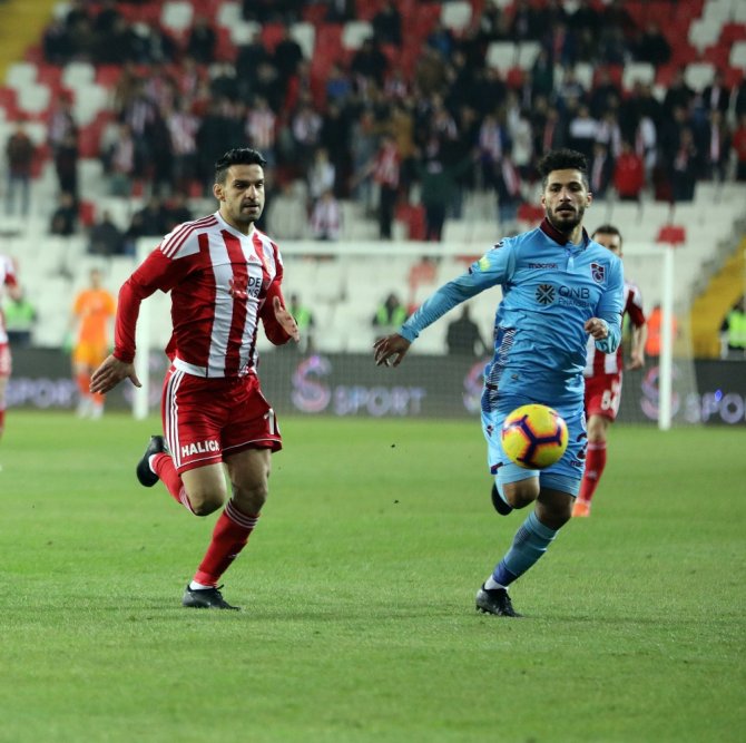 İlk Yarıda Gol Yok