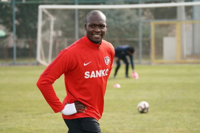 Sow Yeni Takımıyla İlk Antrenmanına Çıktı