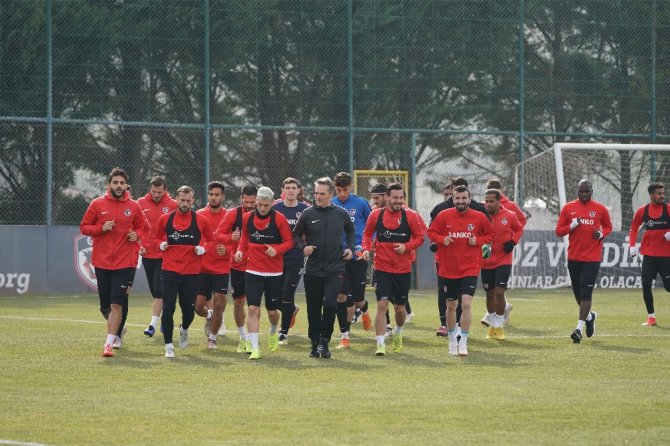 Sow Yeni Takımıyla İlk Antrenmanına Çıktı