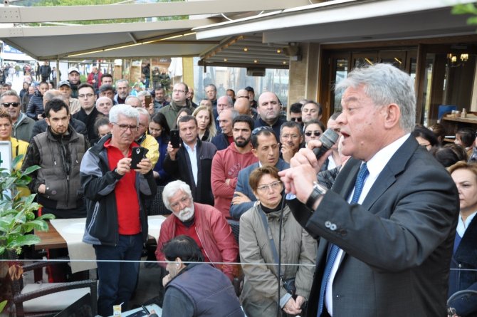 Chp Yönetimine Ateş Püskürerek İstifa Etti