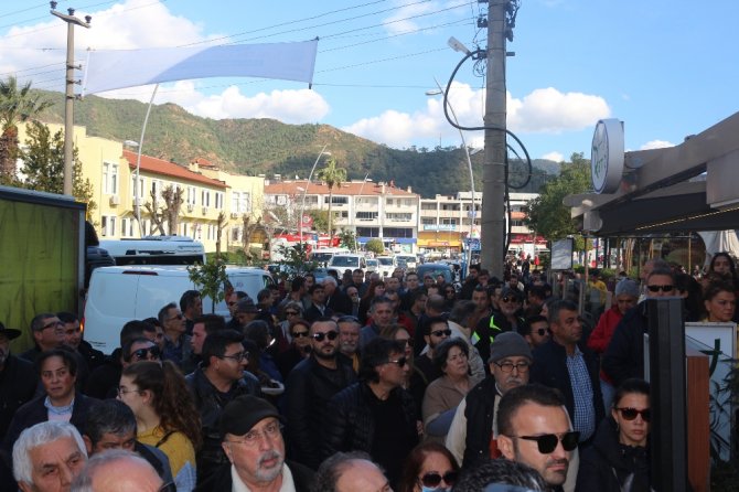 Chp Yönetimine Ateş Püskürerek İstifa Etti