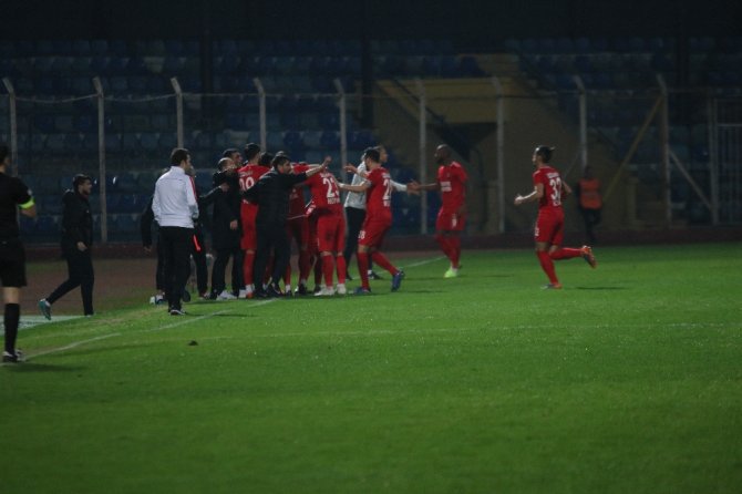 Adanaspor: 1 - Ümraniyespor: 2