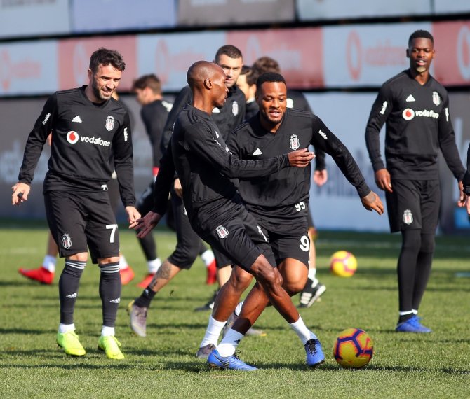Beşiktaş’ta Antalyaspor Mesaisi Sürüyor