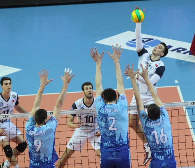 Arkas Dinamo Moskova’ya Da Kaybetti