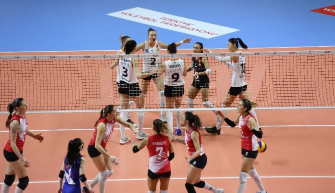 Türk Hava Yolları: 0 - Eczacıbaşı Vitra: 3
