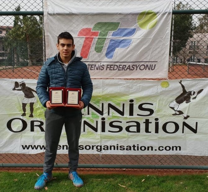 Genç Raketler Trabzon’un Adını Teniste Zirveye Taşıyorlar