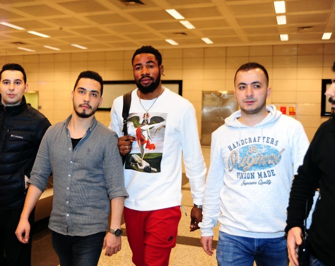 Galatasaray’da 6 Geldi, 4 Gitti