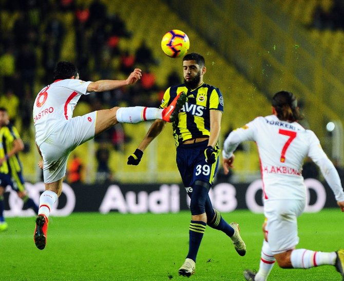İlk Yarı Fenerbahçe’nin