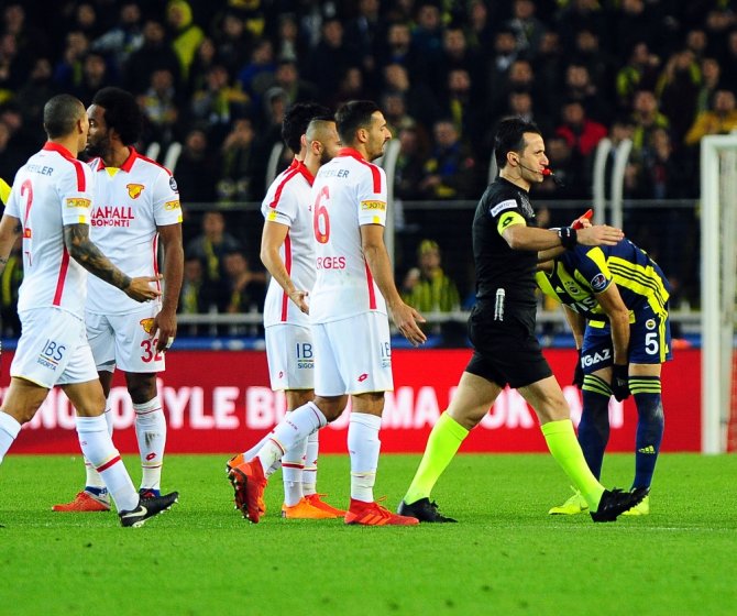 Fenerbahçe İlk Kez Üst Üste Kazandı