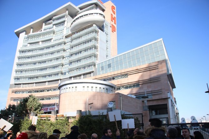 Chp Önünde Aday Protestosu