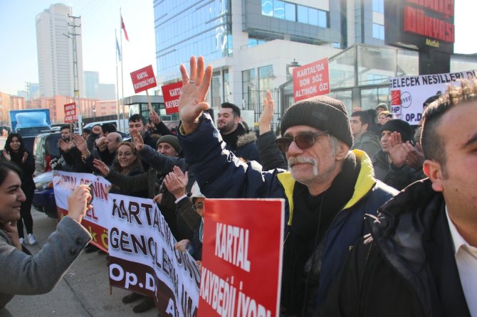 Chp Önünde Aday Protestosu