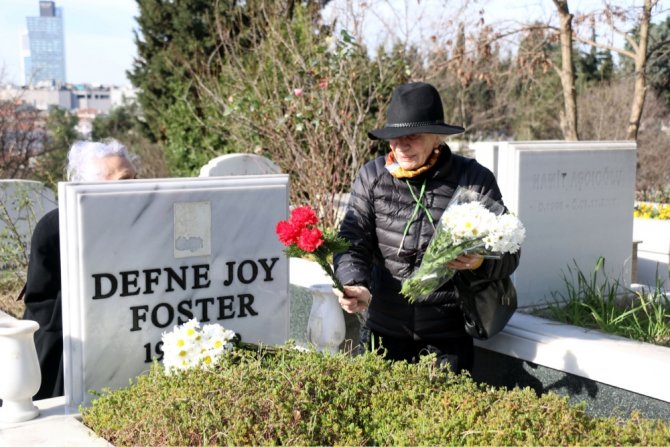 Defne Joy Foster Mezarı Başında Anıldı