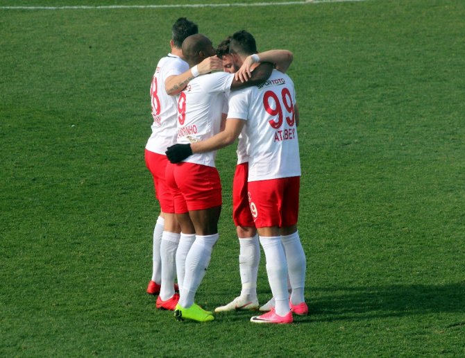 Ümraniyespor Tek Golle Kazandı