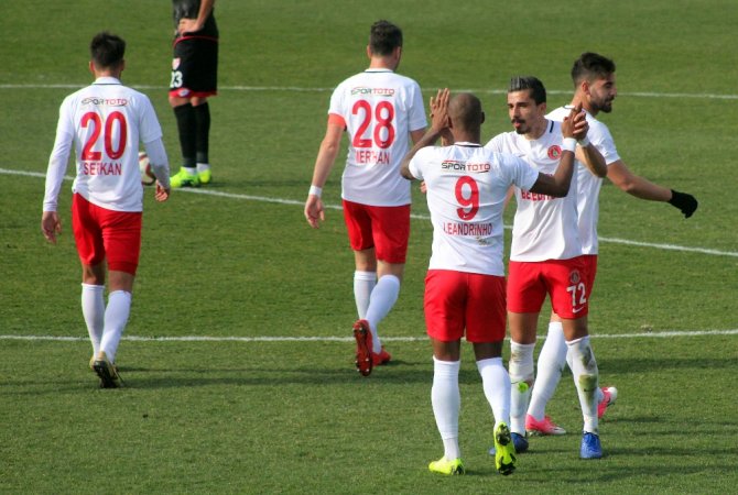 Ümraniyespor Tek Golle Kazandı