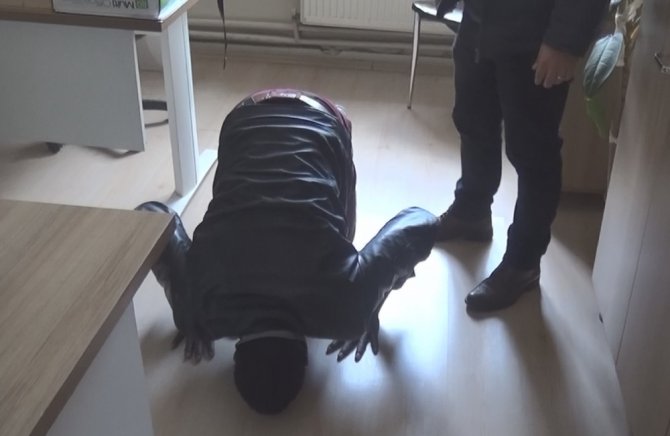 Otobüste Unuttuğu Parası Bulununca Secde Etti
