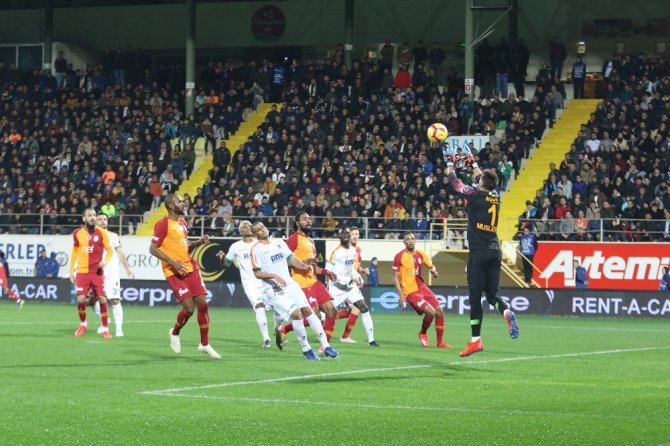 Aslan Alanya’ya Takıldı