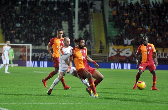 Aslan Alanya’ya Takıldı