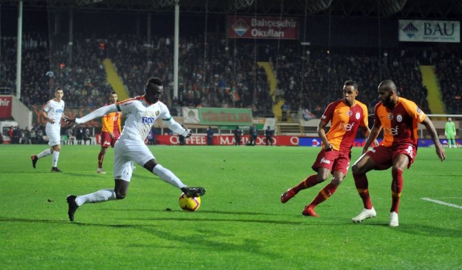 Aslan Alanya’ya Takıldı