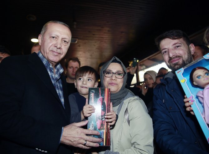 Erdoğan Çay Bahçesinde Vatandaşlarla Sohbet Etti
