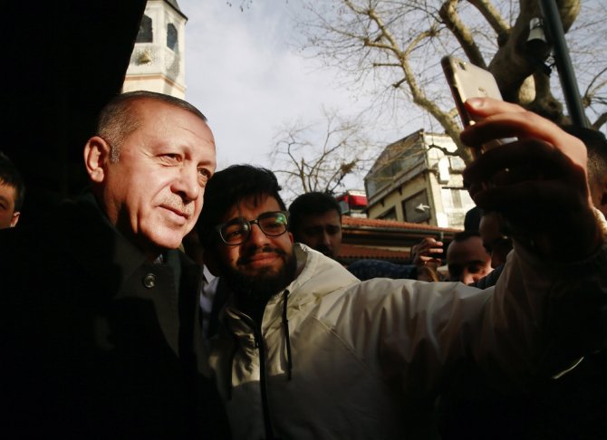 Erdoğan Çay Bahçesinde Vatandaşlarla Sohbet Etti
