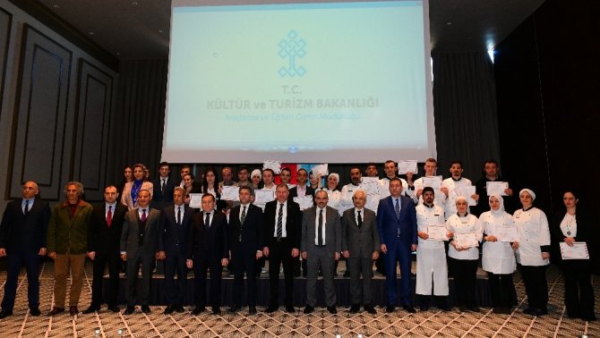 İşbaşı Eğitim Kursları’na Katılan Turizm Sektörü Çalışanları Sertifikalarını Aldı