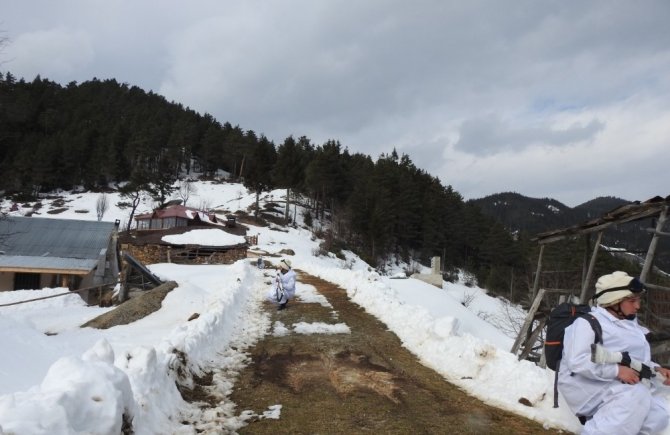 Ağır Kış Şartlarına Rağmen Gümüşhane Yaylalarında Terörle Mücadele Operasyonları Sürüyor